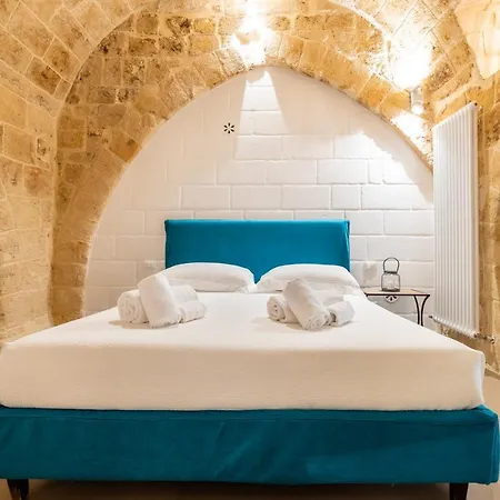 A C-caste 4* Monopoli