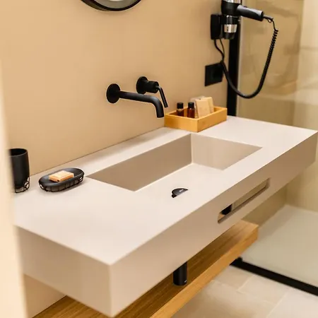 A C-caste Монополи