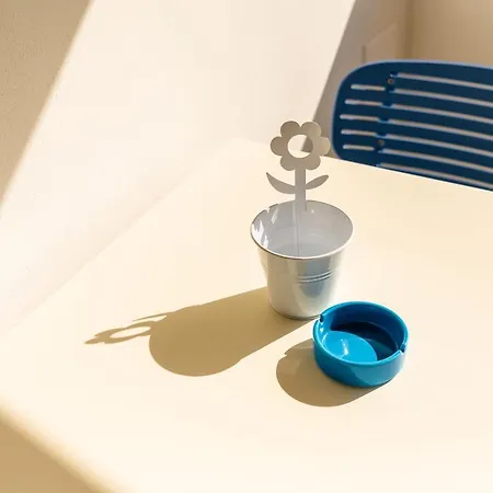 A C-caste Couette-café