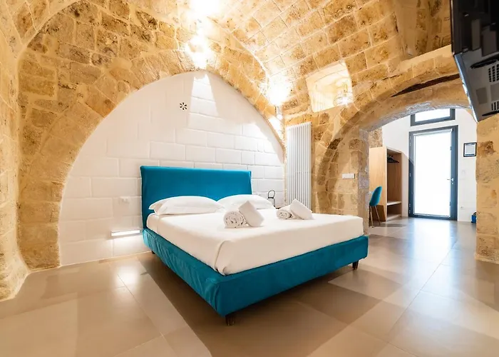 לינה וארוחת בוקר A C-caste 4*